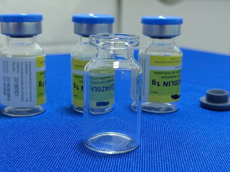 5 ml 10 ml กระป๋องแก้วขนาดเล็กใส แมเบอร์แพทย์ กระป๋องแก้วเฉลี่ย Borosilicate กระป๋องแก้วสําหรับ Vaccacine