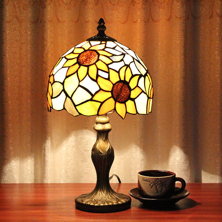 European flower retro creative nostalgia คาเฟ่ ห้องนอน ห้องนั่งเล่น ห้องอ่าน ไฟโคมไฟ โคมไฟโต๊ะ โคมไฟห้องนอนหรู