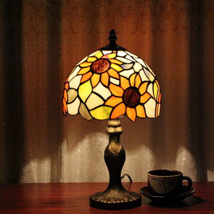European flower retro creative nostalgia คาเฟ่ ห้องนอน ห้องนั่งเล่น ห้องอ่าน ไฟโคมไฟ โคมไฟโต๊ะ โคมไฟห้องนอนหรู